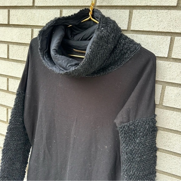 Generation Love Funnel Neck Oversized Sweater XS/S - Picture 3 of 9